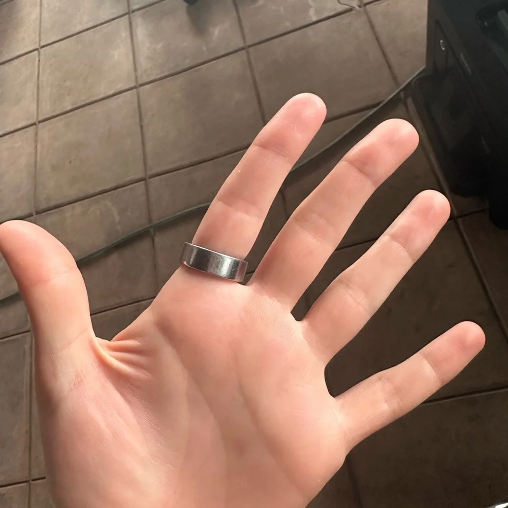 COPY - Oura Ring Size 9 Silver Gen3 Heritage with Charger & Cord